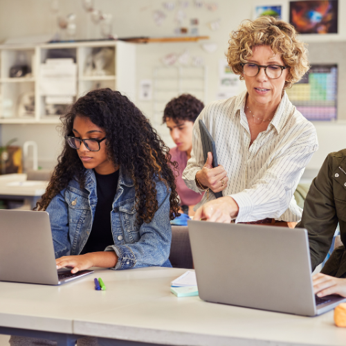 Tutor supporting learners